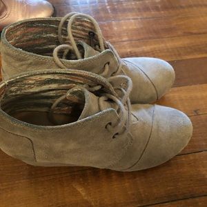 Toms Shoes in great condition